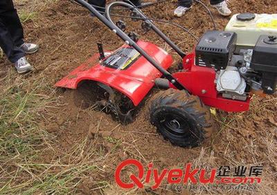 微耕機 廠家直銷小型汽油微耕機自走開溝松土除草機鶴壁新鄉農機直銷-義烏市昊馳五金工具廠提供微耕機 廠家直銷小型汽油微耕機自走開溝松土除草機鶴壁新鄉農機直銷的相關介紹、產品、服務、圖片、價格義烏市昊馳五金工具廠、微耕機;多功能松土機;田園管理機;小型旋耕機;地鉆;挖坑機;植樹機;碎枝機;粉碎機;剪草機;草坪機;質保機械;割草機;打草機;多功能剪草機;碎木機;背負式割草機;掃雪機;吹雪機;打孔機